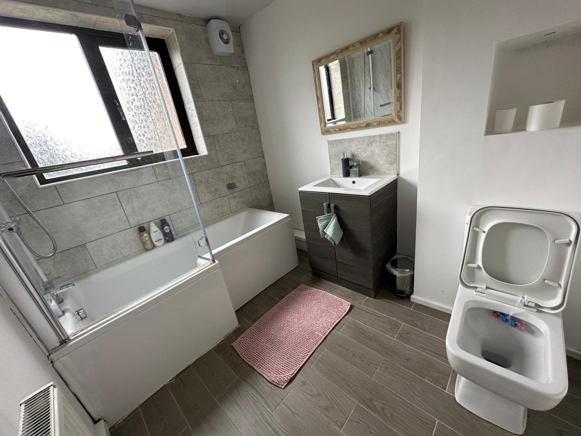 Lovely 3 Bedroom House Close To City Centre Питърли Екстериор снимка